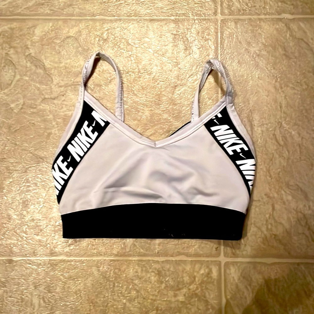 Nike light support sports bra